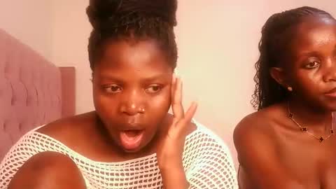 Lola online show from February 21, 11:00 am