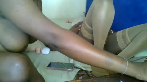 Snapshot of kinky_roey chatting on February 28, 3:48 am kinky_roey online show from February 28, 3:48 am