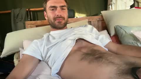 M online show from November 11, 3:01 pm