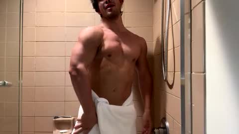 Snapshot of kinkybuffboy chatting on November 26, 5:36 pm kinkybuffboy online show from November 26, 5:36 pm