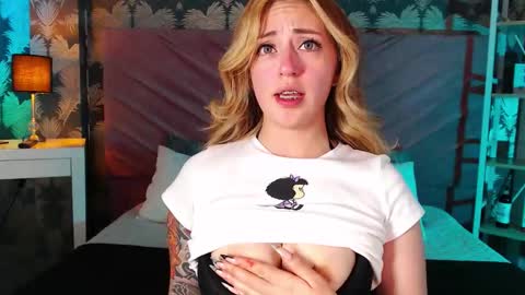  Sara  online show from March 17, 8:01 pm