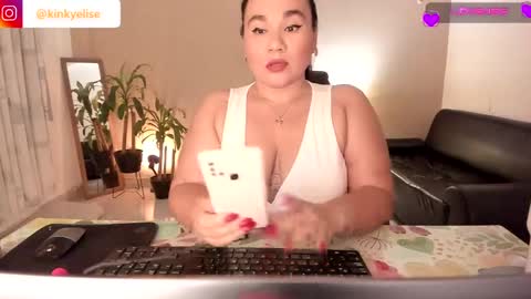 Jenny online show from December 4, 7:39 am