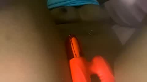 Snapshot of kinkykittee chatting on January 15, 11:40 pm Bunniii online show from January 15, 11:40 pm