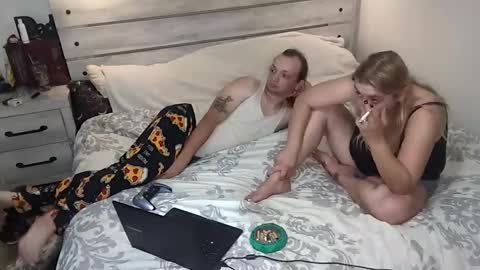 Snapshot of kinkyqueenandpet95 chatting on September 29, 3:33 am kinkyqueenandpet95 online show from September 29, 3:33 am