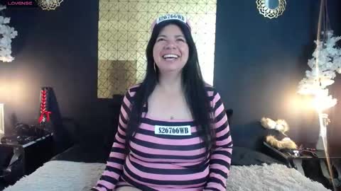 Snapshot of kinkyy_mom chatting on October 20, 2:06 pm kinkyy_mom online show from October 20, 2:06 pm