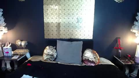 Snapshot of kinkyy_mom chatting on April 28, 4:23 pm kinkyy_mom online show from April 28, 4:23 pm