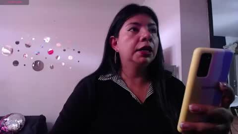 Snapshot of kinkyy_mom chatting on June 1, 5:03 pm kinkyy_mom online show from June 1, 5:03 pm