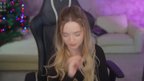 Sweet girls online show from January 18, 1:15 pm