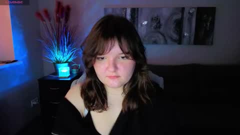 Snapshot of kira_icaula chatting on November 12, 6:36 am Kira online show from November 12, 6:36 am