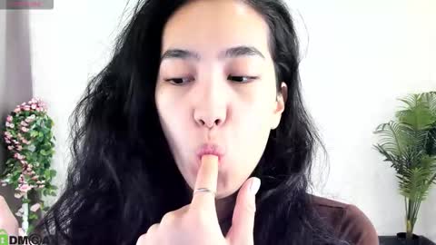 Aura online show from November 4, 3:05 am