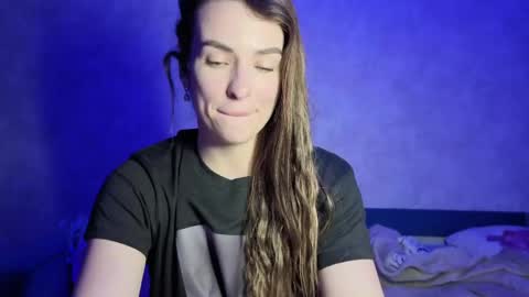 Snapshot of kira_love1 chatting on May 1, 7:40 pm Kira love1 online show from May 1, 7:40 pm