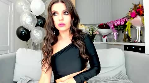 Kira and friends online show from September 21, 3:02 pm