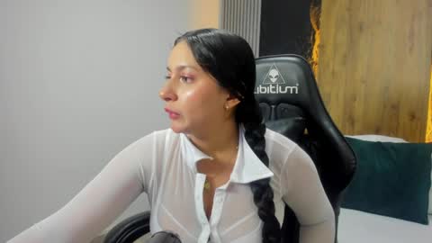 Snapshot of kira_relish chatting on April 8, 11:21 am K I R A online show from April 8, 11:21 am