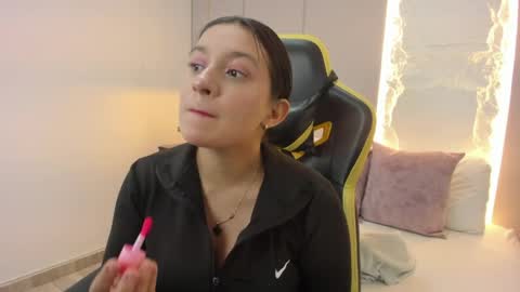 Snapshot of kira_relish chatting on April 9, 11:15 am K I R A online show from April 9, 11:15 am