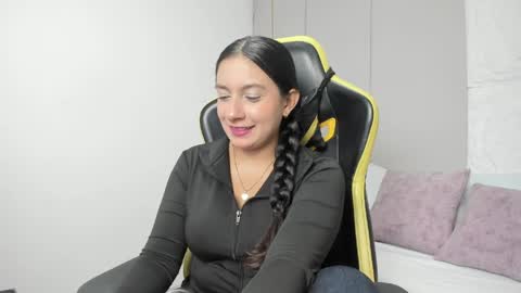 Snapshot of kira_relish chatting on April 27, 12:36 pm K I R A online show from April 27, 12:36 pm