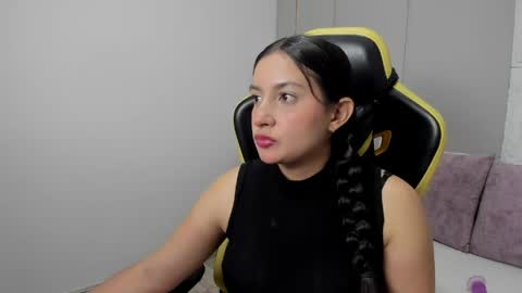 Snapshot of kira_relish chatting on April 29, 12:42 pm K I R A online show from April 29, 12:42 pm