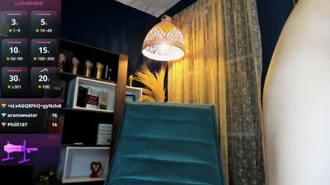 KIRA online show from December 17, 5:36 pm