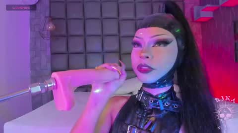 Snapshot of kira_vance chatting on July 19, 4:49 am Kira online show from July 19, 4:49 am