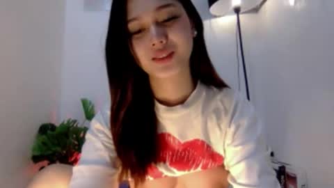 Snapshot of kira_willer chatting on November 3, 12:50 pm KIRA online show from November 3, 12:50 pm