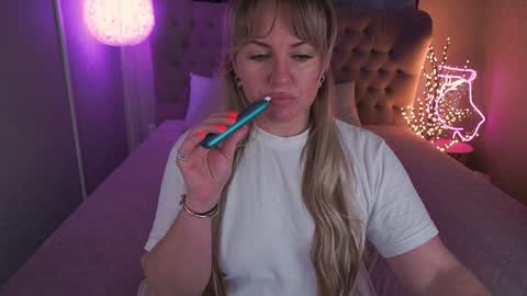 Kira online show from February 7, 1:04 am