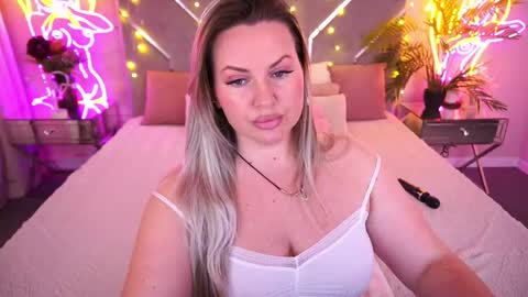 Kira online show from April 23, 8:00 pm