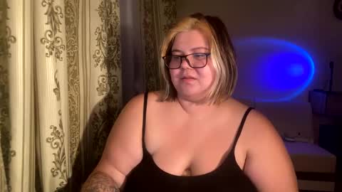 Just Kira online show from December 7, 1:18 pm