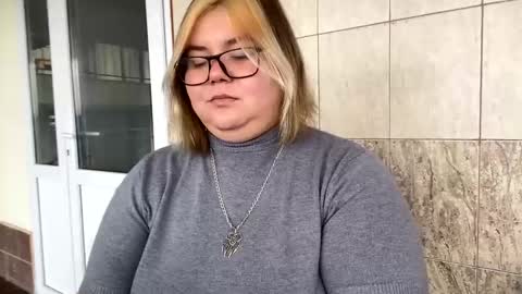 Just Kira online show from December 27, 9:06 am