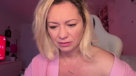 KiraDivine online show from December 7, 12:56 pm