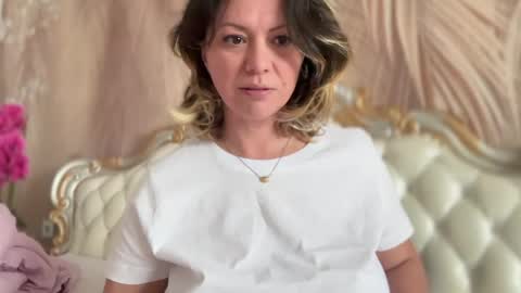 KiraDivine online show from April 22, 12:28 pm