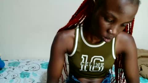 Snapshot of kirah_hot chatting on June 16, 8:28 am kirah_hot online show from June 16, 8:28 am