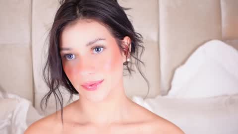 Snapshot of kirakayleigh chatting on December 5, 4:55 pm kira online show from December 5, 4:55 pm