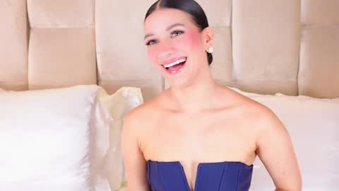 Snapshot of kirakayleigh chatting on October 15, 1:39 am kira online show from October 15, 1:39 am