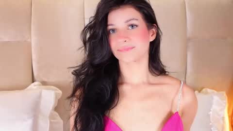 Snapshot of kirakayleigh chatting on October 18, 1:52 am kira online show from October 18, 1:52 am