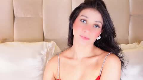 Snapshot of kirakayleigh chatting on December 15, 1:10 am kira online show from December 15, 1:10 am