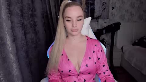 Snapshot of kirakrox chatting on November 11, 6:52 pm kirakrox online show from November 11, 6:52 pm