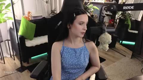 Kira    online show from April 10, 7:07 pm