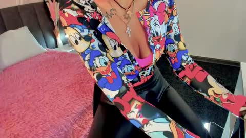 Snapshot of kiramagnolia chatting on September 17, 1:51 am Kira online show from September 17, 1:51 am