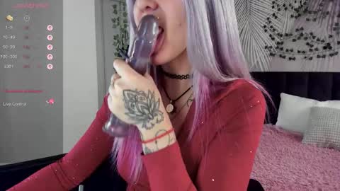 Snapshot of kiramagnolia chatting on November 22, 2:32 am Kira online show from November 22, 2:32 am