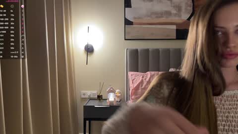 Snapshot of kiramystery chatting on December 6, 1:44 pm Kira online show from December 6, 1:44 pm