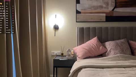 Snapshot of kiramystery chatting on December 9, 11:47 am Kira online show from December 9, 11:47 am