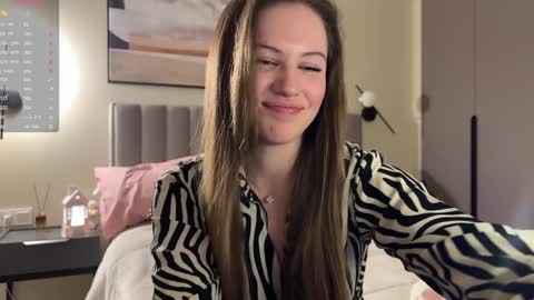 Snapshot of kiramystery chatting on December 12, 12:55 pm Kira online show from December 12, 12:55 pm