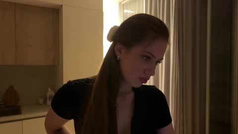 Snapshot of kiramystery chatting on September 21, 4:52 pm Kira online show from September 21, 4:52 pm