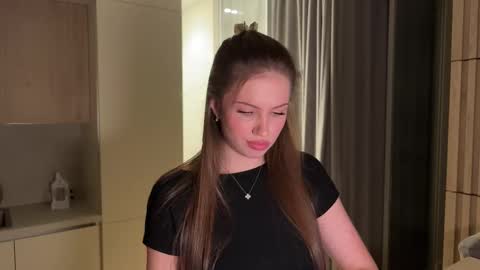 Snapshot of kiramystery chatting on September 24, 4:32 pm Kira online show from September 24, 4:32 pm