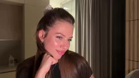 Snapshot of kiramystery chatting on October 1, 5:30 pm Kira online show from October 1, 5:30 pm