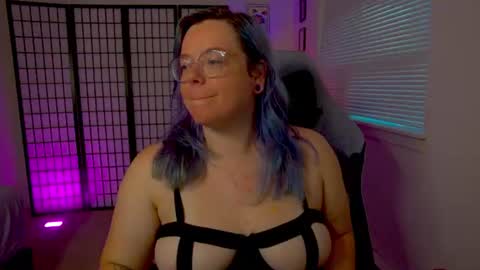 Snapshot of kiraspitqueen chatting on July 22, 3:42 am KiraSpitQueen online show from July 22, 3:42 am