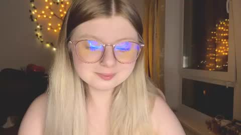 KiraYume online show from July 12, 9:50 pm