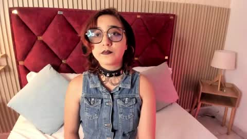 Samantha  Velvet online show from April 16, 8:09 pm