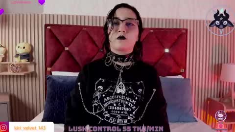 Snapshot of kirivelvet chatting on June 5, 8:14 pm Samantha Velvet online show from June 5, 8:14 pm