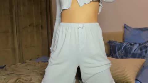 Kira online show from October 29, 5:47 pm