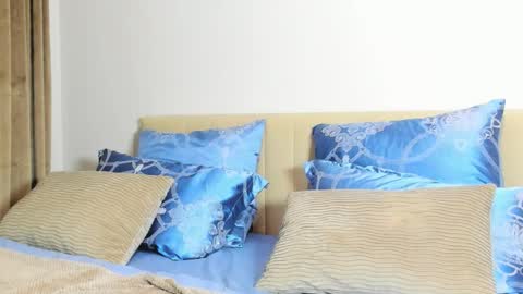 Kira online show from February 11, 9:20 pm